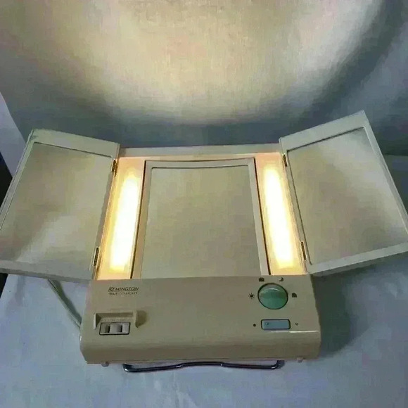 Remington TRUE-TO-LIGHT Lighted Makeup Mirror 4 Light Settings LM-8 Preowned VTG - Picture 1 of 10